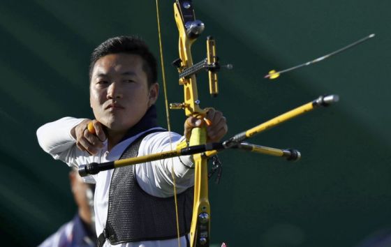 Monday’s Daily Deal Round-Up: Archery, MMA and more