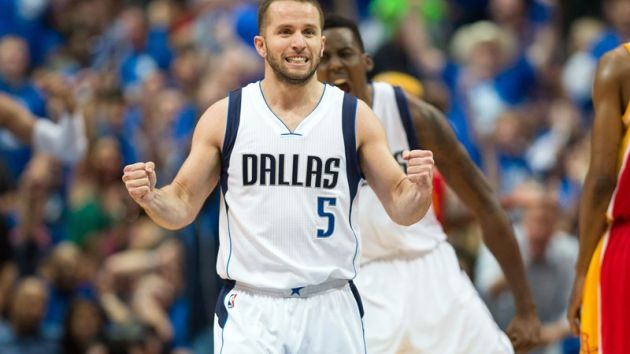 Pizza Hut serves up Dallas sports partnership