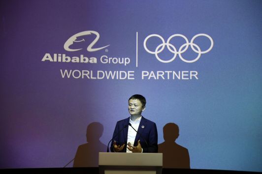 Alibaba invests in Suning for sports media development