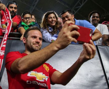 Manchester United find the right blend with Chivas