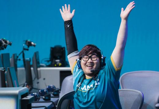 Overwatch League confirms six new teams