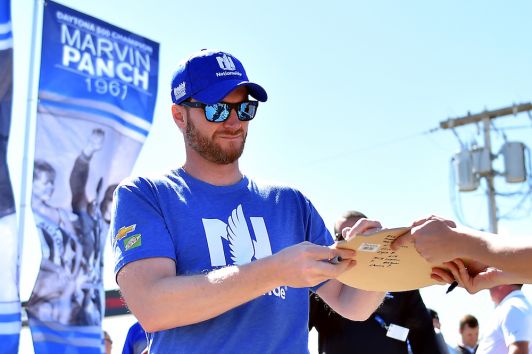 Dale Earnhardt Jr. makes retirement plans with Nationwide