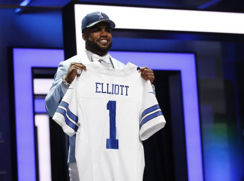 Fanatics signs Cowboys star Elliott to exclusive memorabilia deal