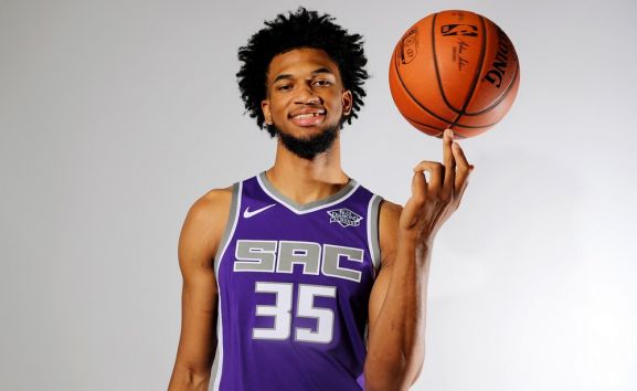 Sacramento Kings tap next-gen texting for tickets and schedules