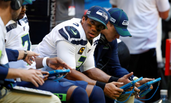 Amazon Bolsters Nfl Coverage With Player Route Maps