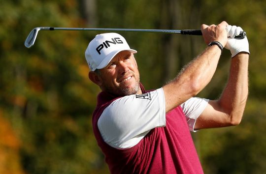 Lee Westwood re-signs with Ping